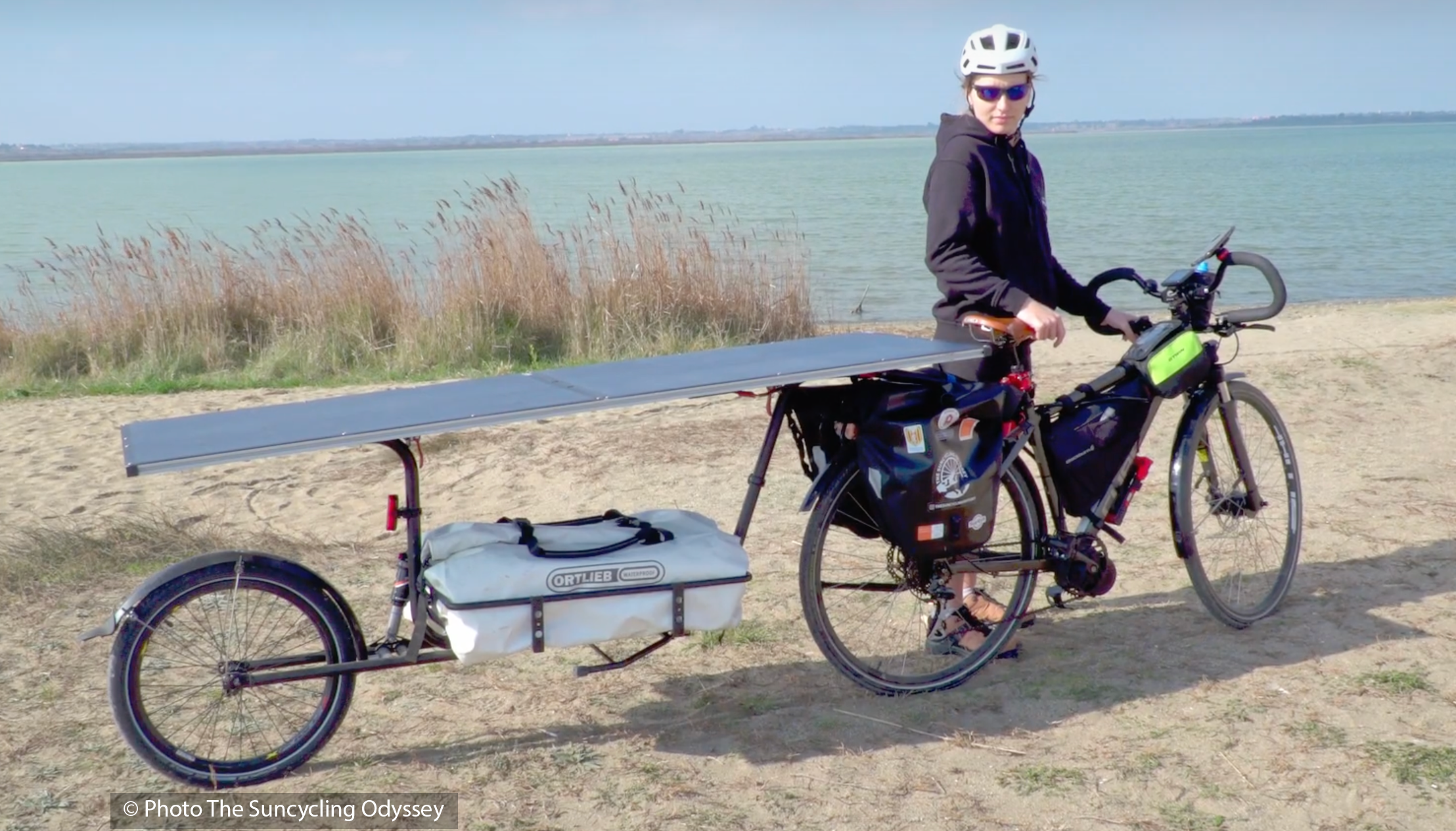 Fiona Colantuono achève son expédition de 8800 km à vélo solaire à Lyon